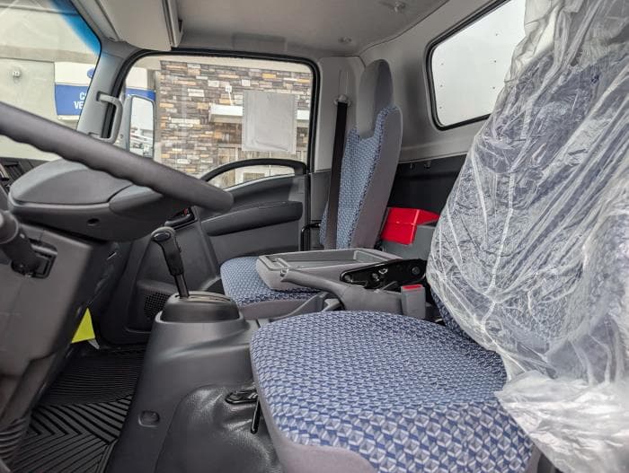 2026 Isuzu NRR — photo 11