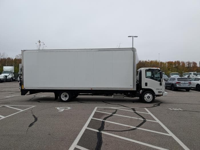 2026 Isuzu NRR — photo 4