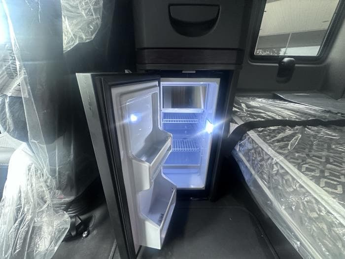 2026 International LT — photo 13