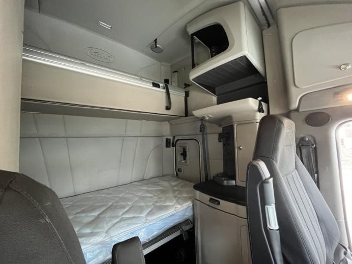 2022 Peterbilt 579 — photo 15