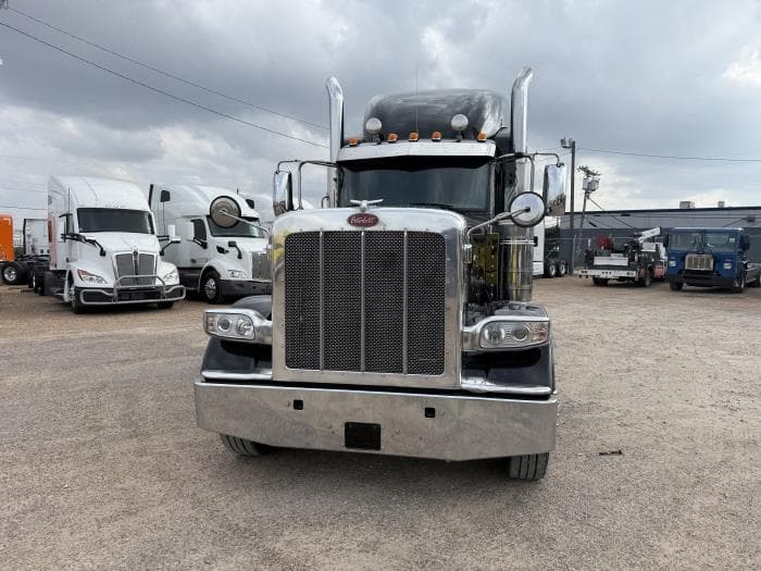 2022 Peterbilt 389 — photo 23