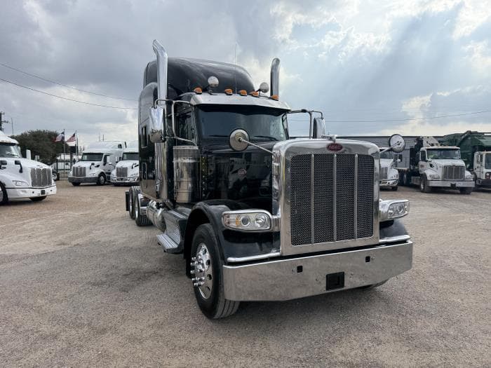 2022 Peterbilt 389 — photo 25