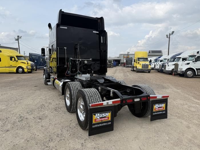 2022 Peterbilt 389 — photo 38