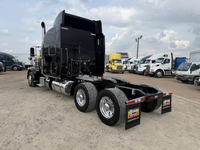 2022 Peterbilt 389 — photo 39