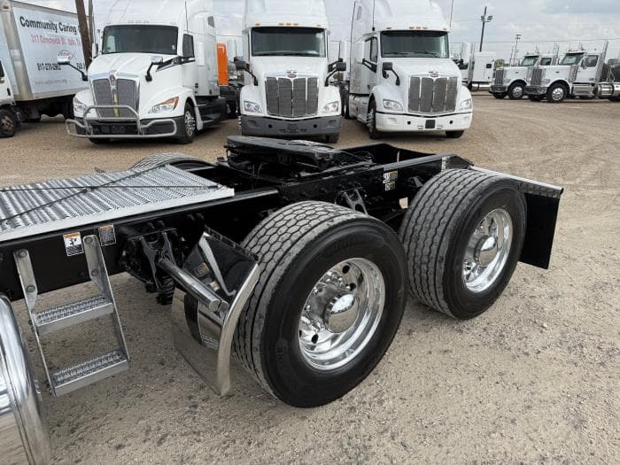 2022 Peterbilt 389 — photo 45