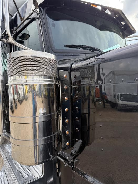 2022 Peterbilt 389 — photo 47