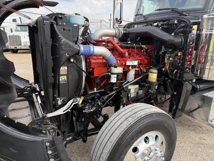 2022 Peterbilt 389 — photo 48