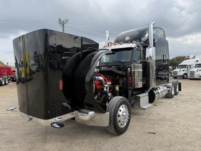 2022 Peterbilt 389 — photo 49