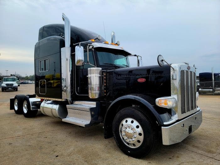 2022 Peterbilt 389 — photo 7