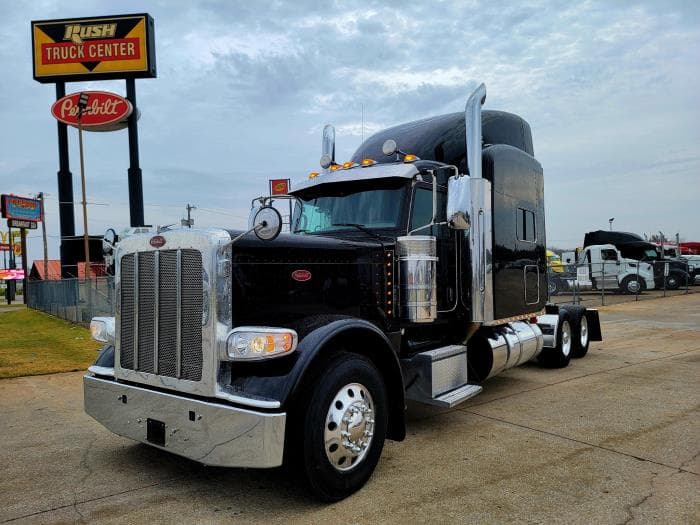2022 Peterbilt 389 — photo 2