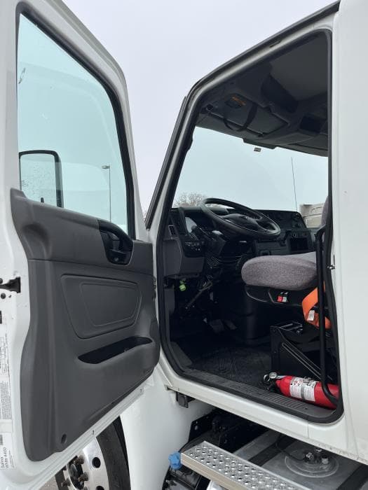 2020 International MV — photo 12