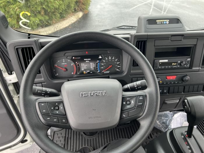 2025 Isuzu NPR — photo 29
