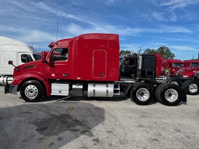 2022 Peterbilt 579 — photo 3