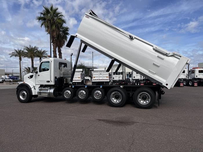 2026 Peterbilt 567 — photo 14