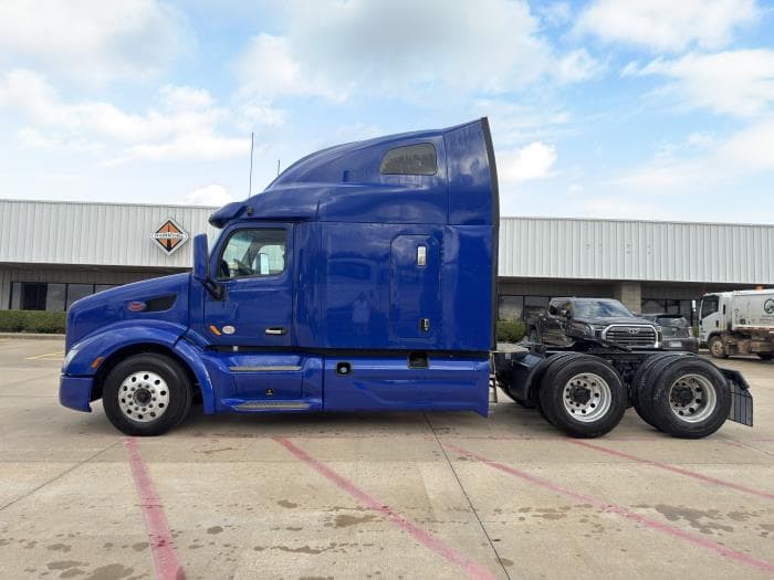 2022 Peterbilt 579 — photo 3
