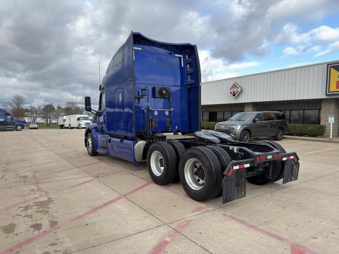 2022 Peterbilt 579 — photo 4