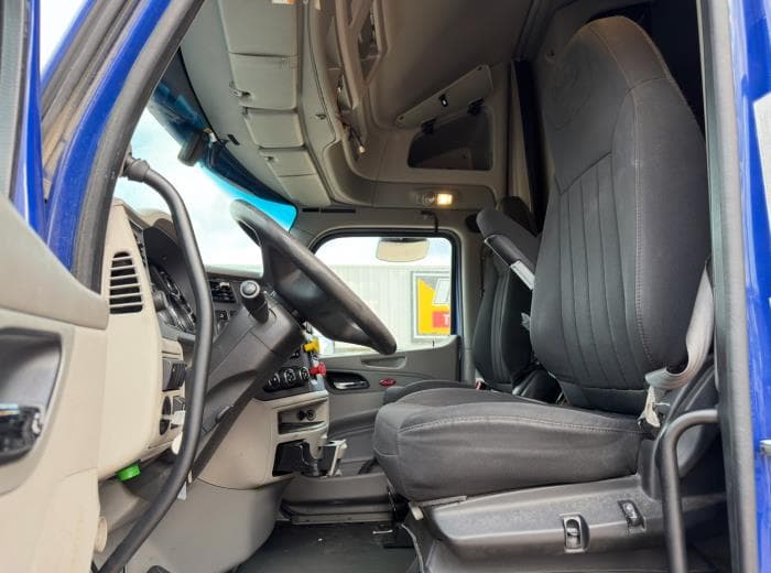 2022 Peterbilt 579 — photo 10