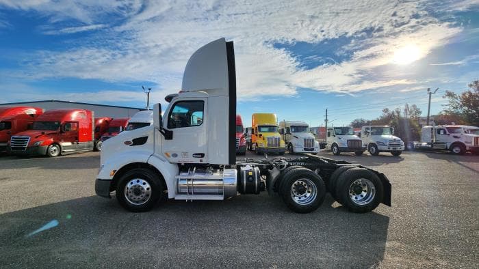2020 Peterbilt 579 — photo 3