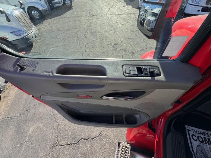 2020 Peterbilt 579 — photo 15