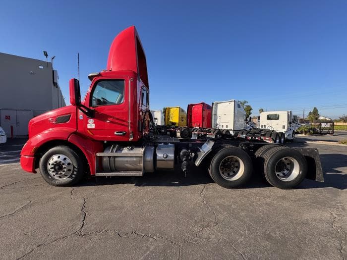 2020 Peterbilt 579 — photo 9
