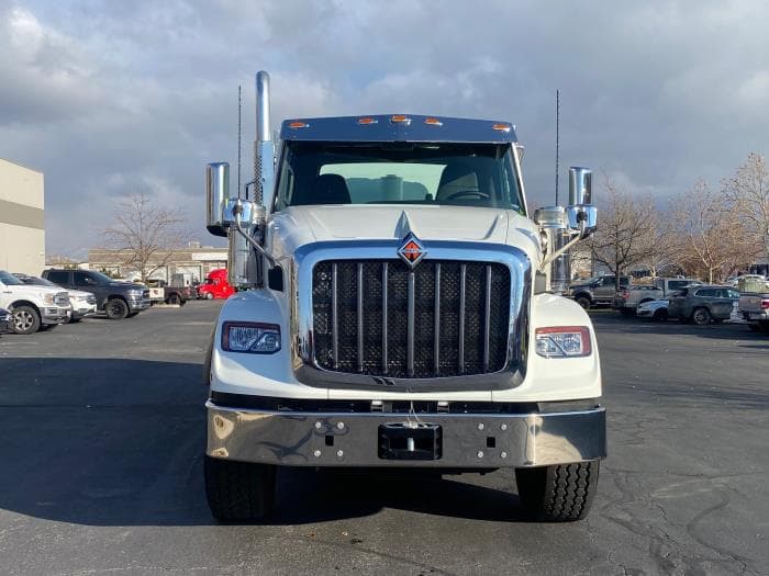 2026 International HX — photo 3