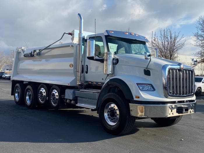 2026 International HX — photo 4