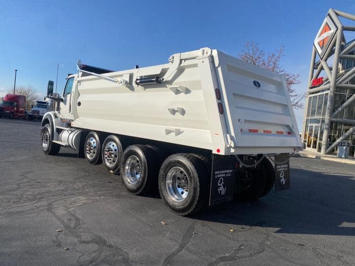 2026 International HX — photo 8