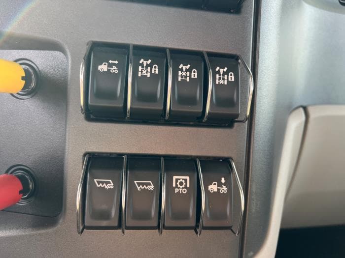 2026 Peterbilt 567 — photo 14