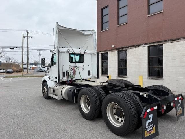 2023 Peterbilt 579 — photo 3