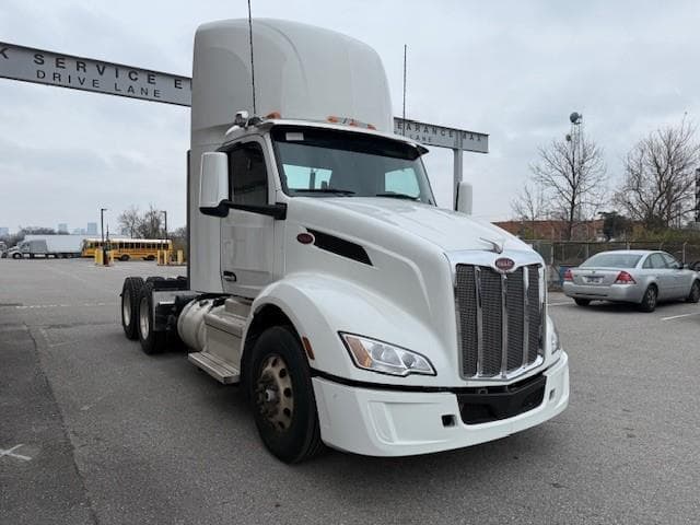 2023 Peterbilt 579 — photo 7