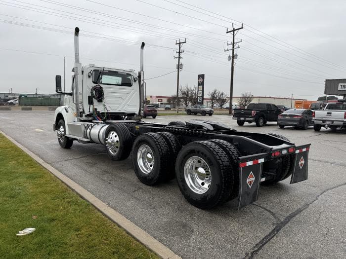 2026 International HX — photo 4