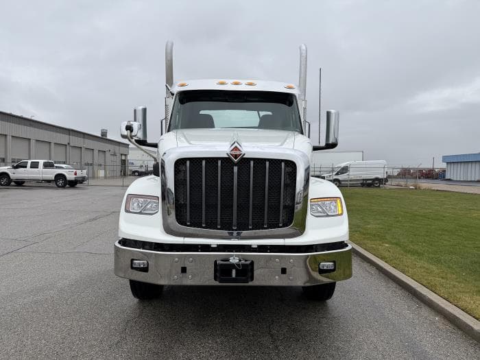 2026 International HX — photo 9