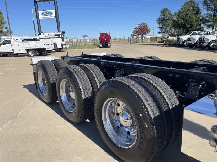 2014 Peterbilt 365 — photo 7