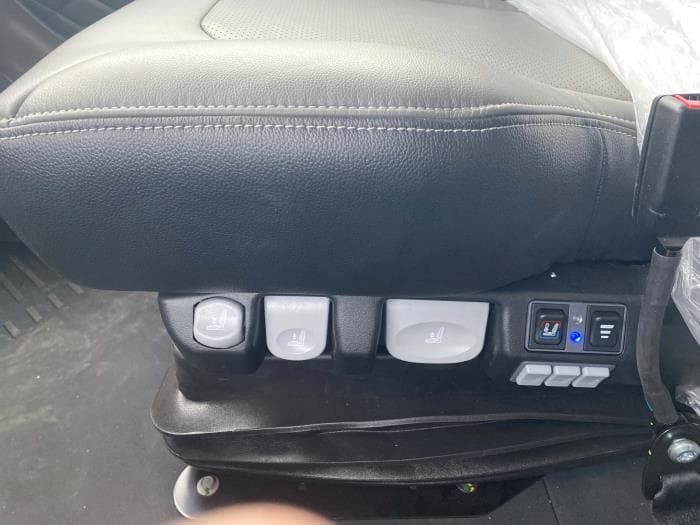 2026 International LT — photo 12