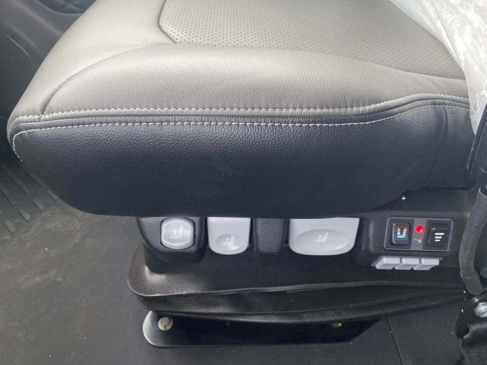 2026 International LT — photo 13