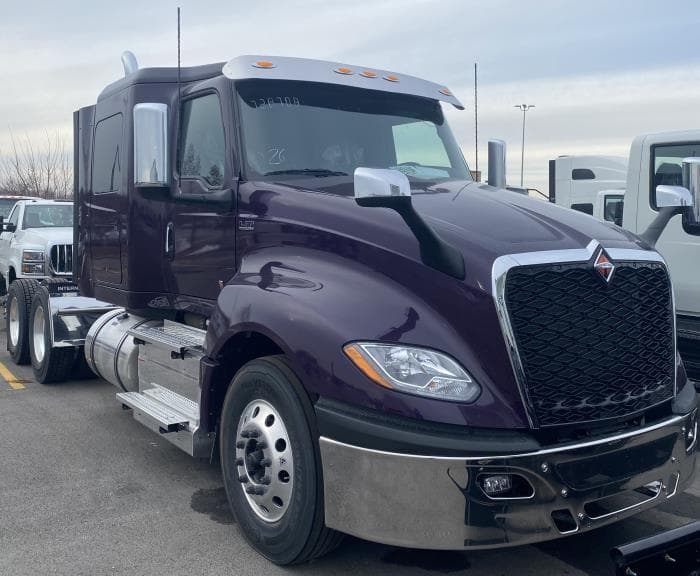 2026 International LT — photo 3