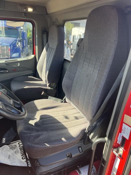 2020 Peterbilt 579 — photo 9