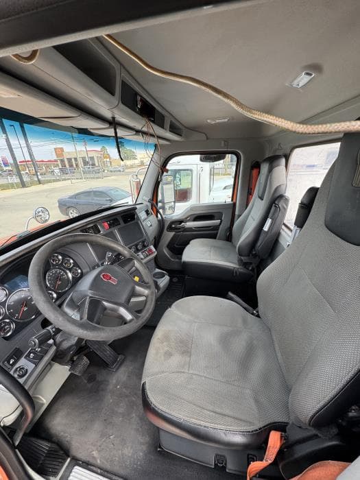 2020 Kenworth T880 — photo 8