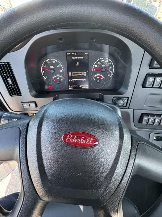 2026 Peterbilt — photo 16