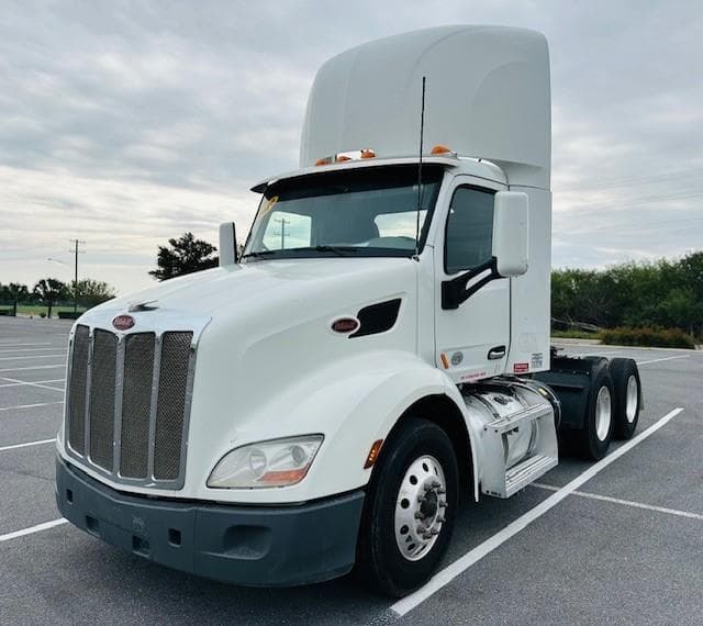 2020 Peterbilt 579 — photo 2