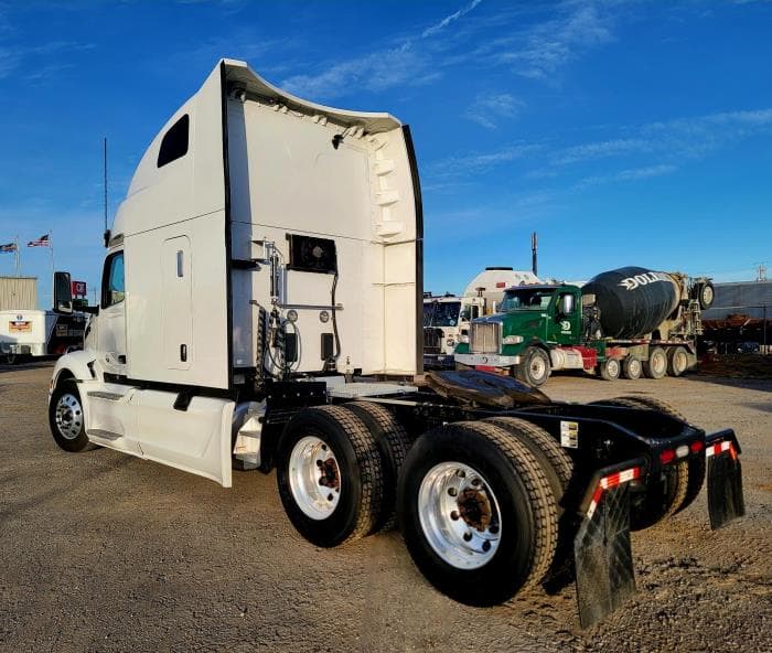 2022 Peterbilt 579 — photo 9