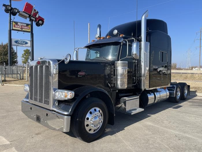 2022 Peterbilt 389 — photo 2