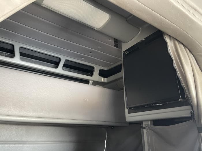 2022 Peterbilt 389 — photo 25