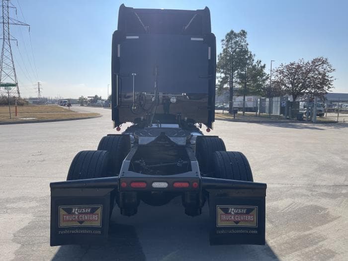 2022 Peterbilt 389 — photo 10