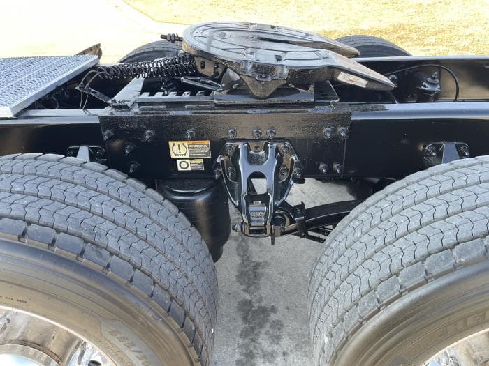 2022 Peterbilt 389 — photo 12