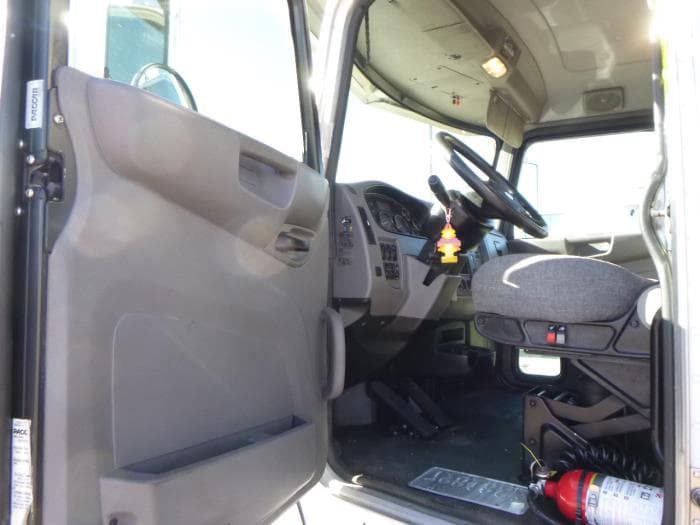 2020 Peterbilt — photo 10
