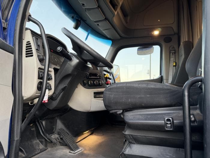 2022 Peterbilt 579 — photo 12