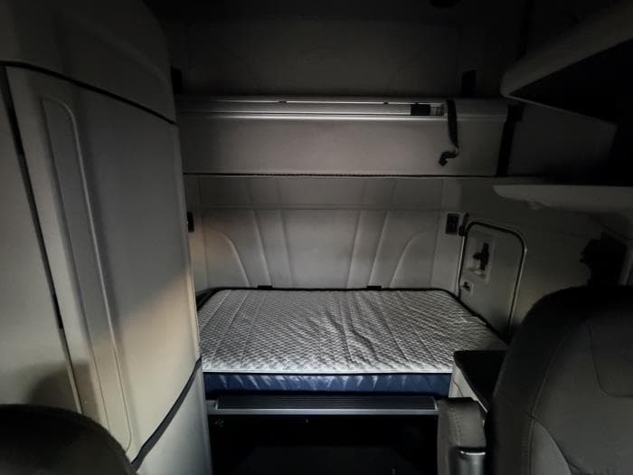 2022 Peterbilt 579 — photo 15