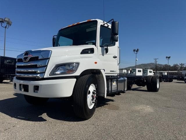 2026 Hino L7 — photo 2