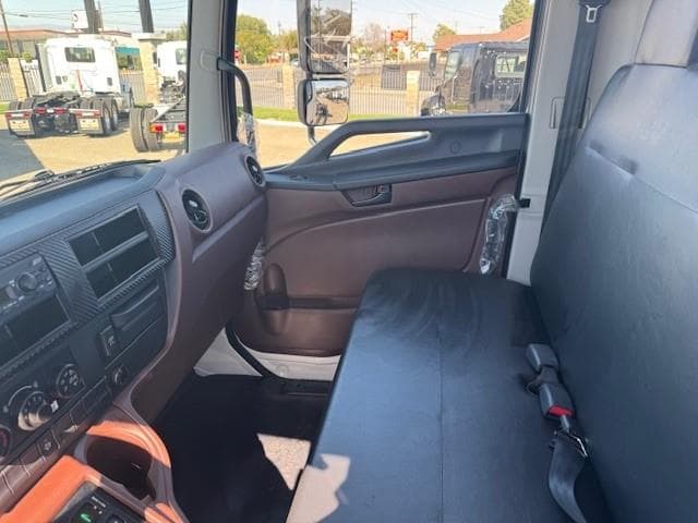 2026 Hino L7 — photo 16